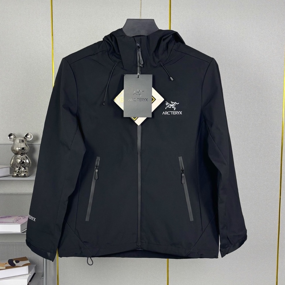 Arc'teryx Men's Black Hooded Windbreaker Jacket